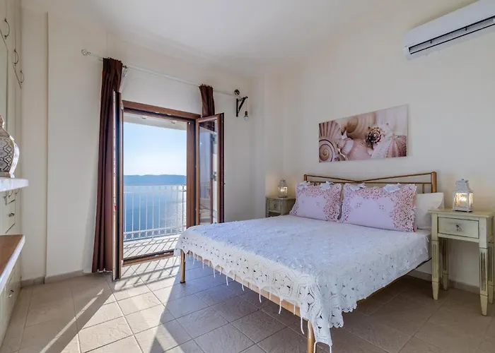 Aigaio Pool Villa, Gaze The Sunset Over The Aegean Sea Vilă *