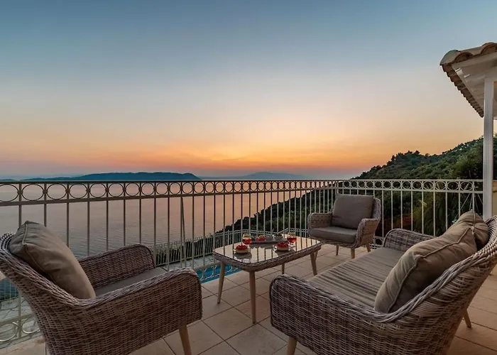 Vilă Aigaio Pool Villa, Gaze The Sunset Over The Aegean Sea *